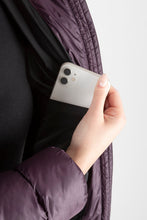 Load image into Gallery viewer, Equiline Quilted Jacket Gonger (hortensia & black)