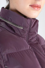 Load image into Gallery viewer, Equiline Quilted Jacket Gonger (hortensia & black)