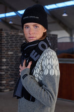 Load image into Gallery viewer, Eques Kingsland knitted scarf Agne
