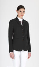 Load image into Gallery viewer, Equiline Women&#39;s Competition Jacket Gremmy FW23 (hortensia &amp; black)
