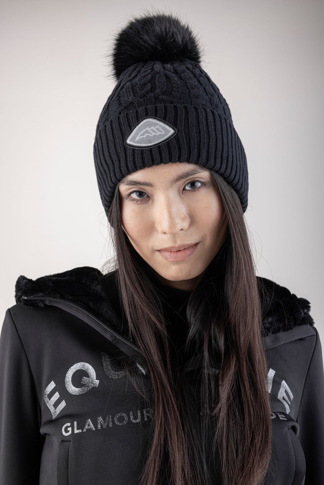 Equiline pon pon hat Glapel